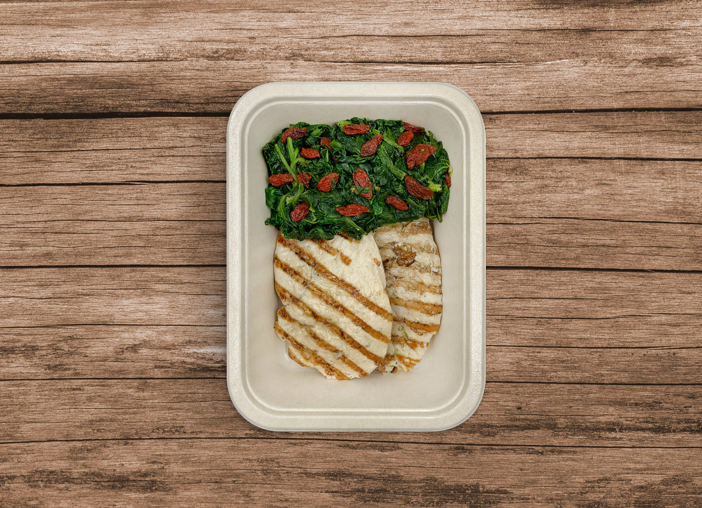 Filetto di pollo alla griglia con spinaci e bacche di Goji