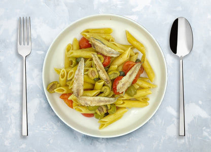 Pasta di Salina (acciughe, capperi, olive, pomodorini, basilico)
