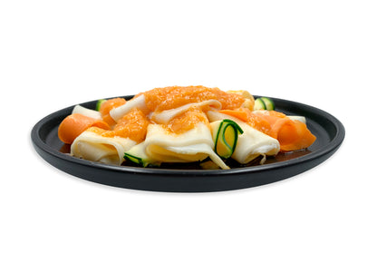 Nastri di seppia con verdurine julienne