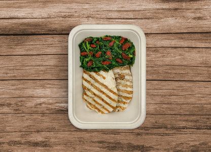 Filetto di pollo alla griglia con spinaci e bacche di Goji